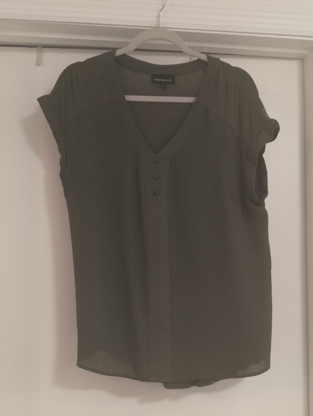 Forever 21 Olive Green V-Neck Button Front Cap Sleeve Blouse